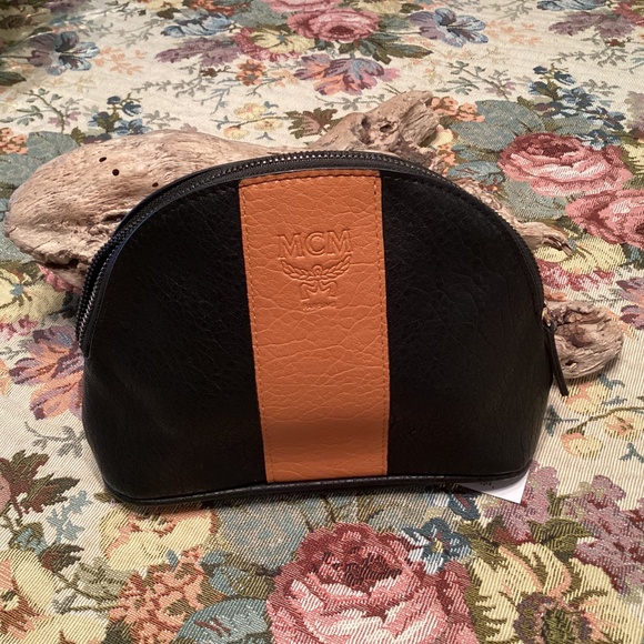 BNWT MCM Embossed Logo Stripe Clutch Cosmetic Bag Pouch / Black & Tan - Picture 3 of 6